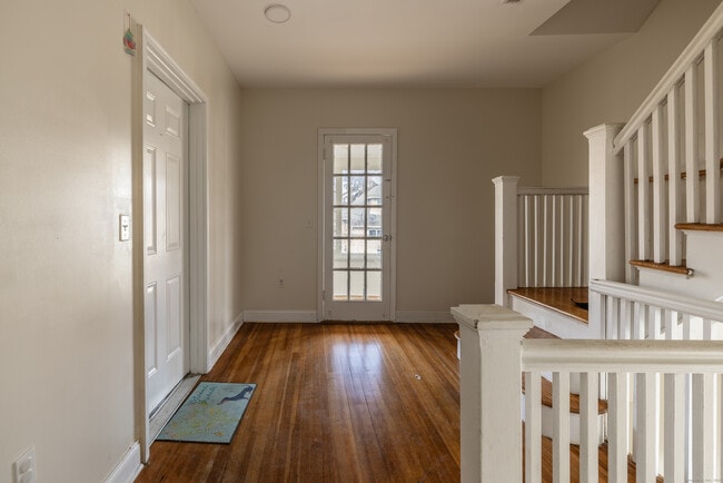 Photo - 25 Hunting St Unit 2nd floor