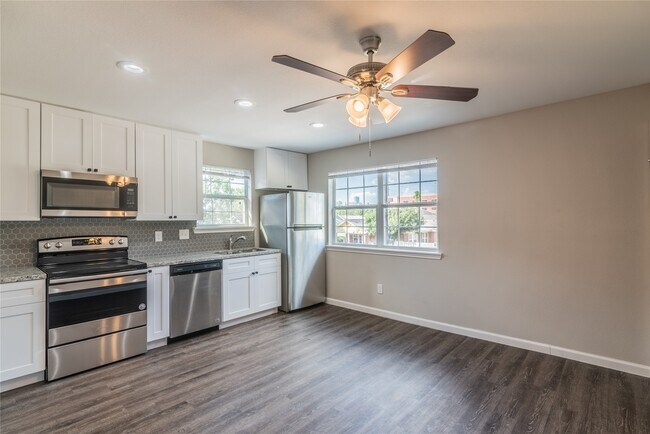 Photo - 3102 Wentworth St Unit 04