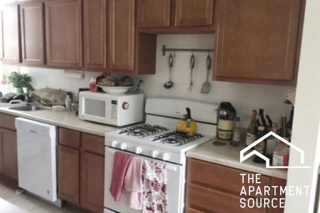 Photo - 918 Green Bay Rd Unit 2L