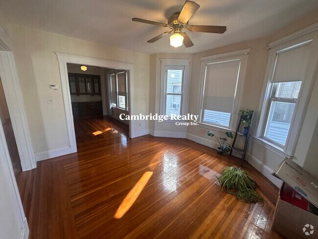 Building Photo - 39 Magnus Ave Unit 2T Rental