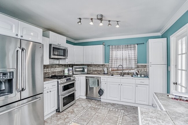 Photo - 130 Heather Dr