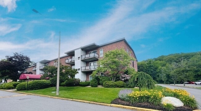 Photo - 44 Broadlawn Park Unit 18B