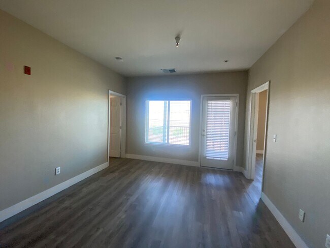Photo - 4 Bedroom, 4 Bathrooms at The Edge at Reno Unit 323