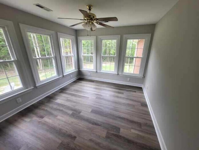 Photo - 645 Gardner Rd