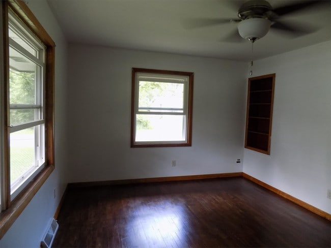 Photo - 108 Hillsdale St