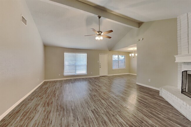 Photo - 6915 Renfro Dr