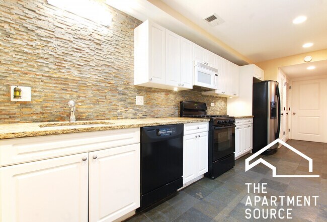 Photo - 1352 N La Salle Dr Apartments Unit GDN