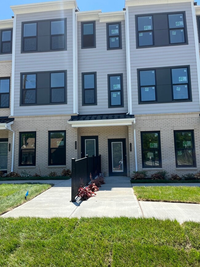 Photo - 1105 Greenwich Dr