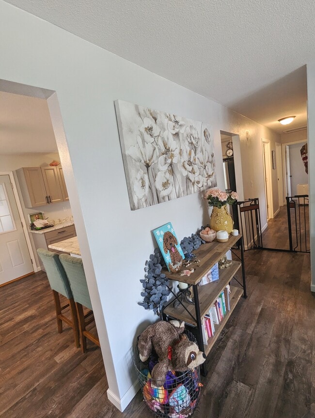 216 Larch Ave