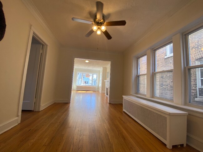 Photo - 4630 S Sawyer Ave Unidad 1st