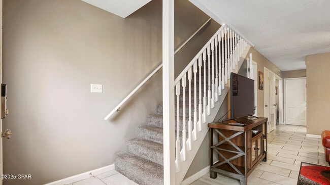 Photo - 2518 Johnson Dr