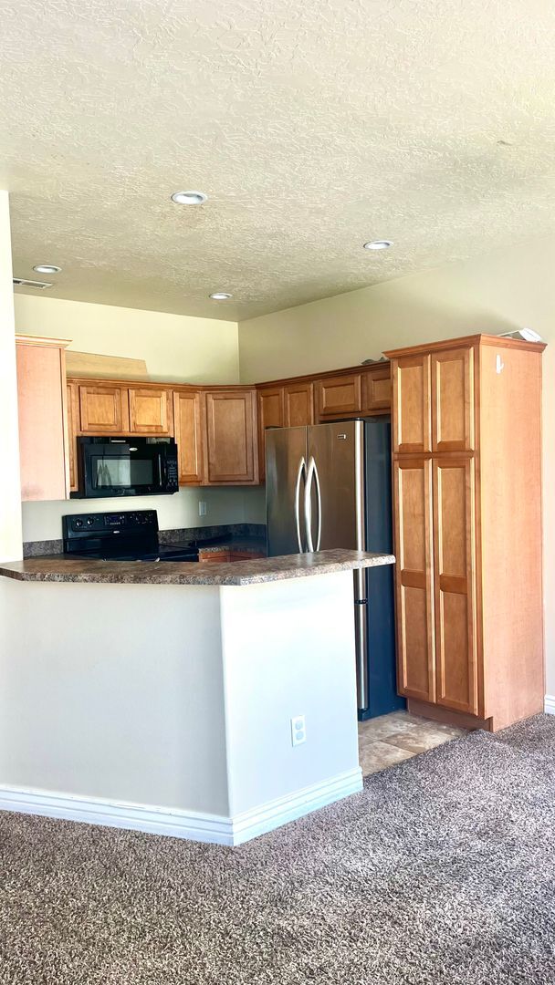 Photo - 3 Bedroom/2.5 Bathroom townhome in WVC