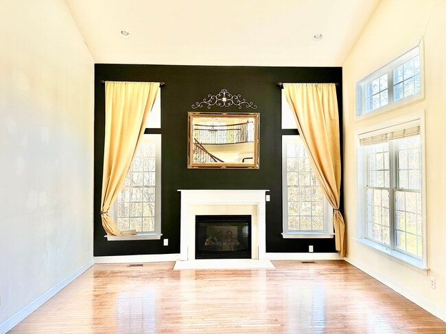 Photo - 715 Fairway Point Dr