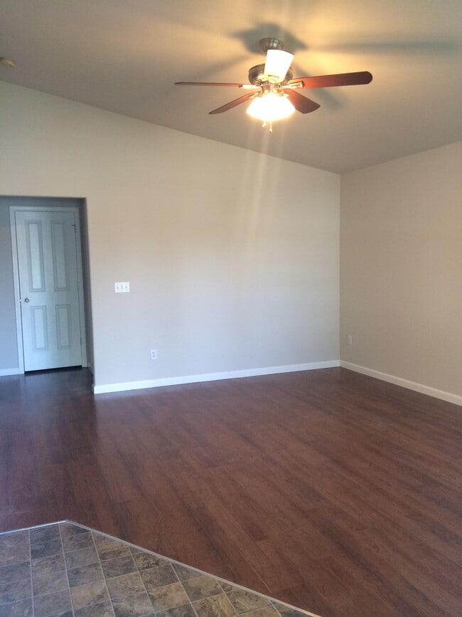 Photo - 497 E Baldwin St