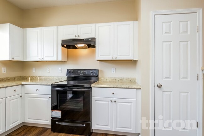 Photo - 128 Hawkeye Ln NW