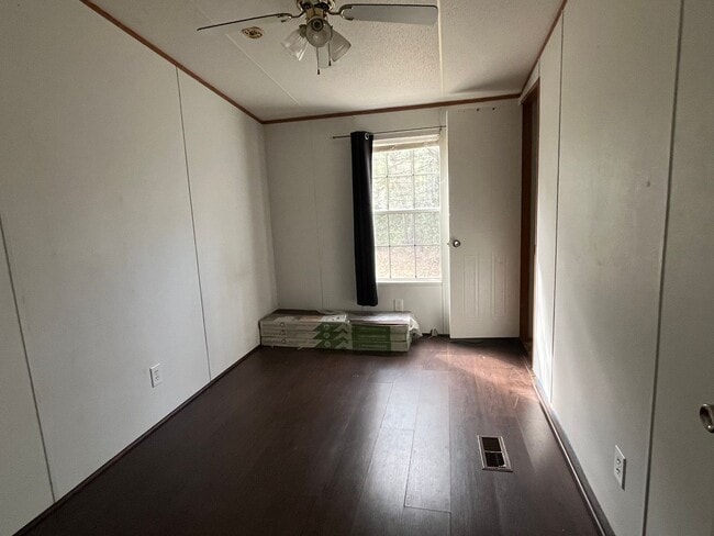 Photo - 3 Bedroom, 2 bathroom Mobile Home on large lot