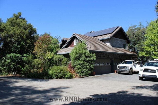 Photo - 677 Hoppe Ln