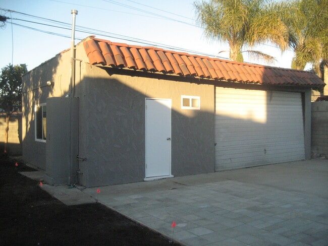 Building Photo - 1307 W M St Unit C