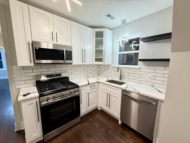 Photo - 5942 W Eastwood Ave