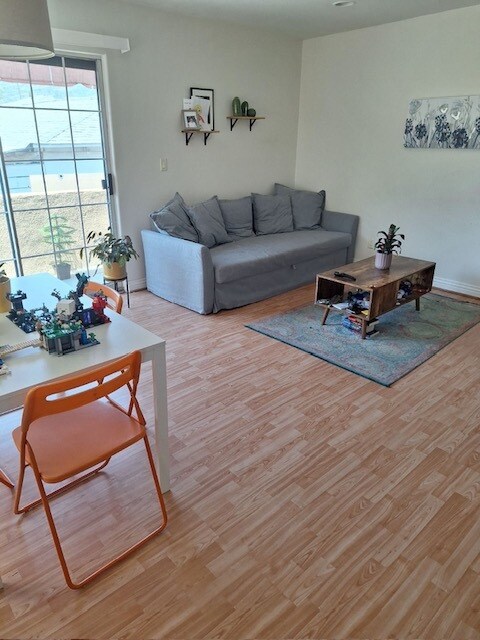 2950 Montrose Ave Unit A