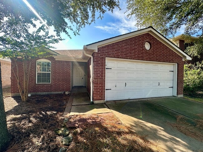 Building Photo - For Lease | 3 Bed, 2 Bath | 1,528 Sq Ft | ...