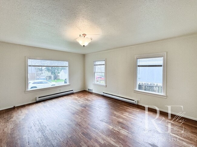 1215 Evans Ave W