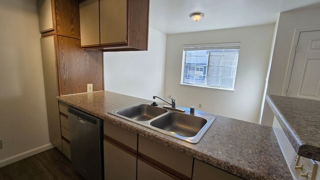 Photo - 247 Cheney St Unidad #B