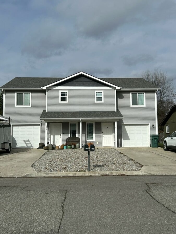 Photo - Spacious 3 Bedroom 2.5 Bath Duplex in Post Falls