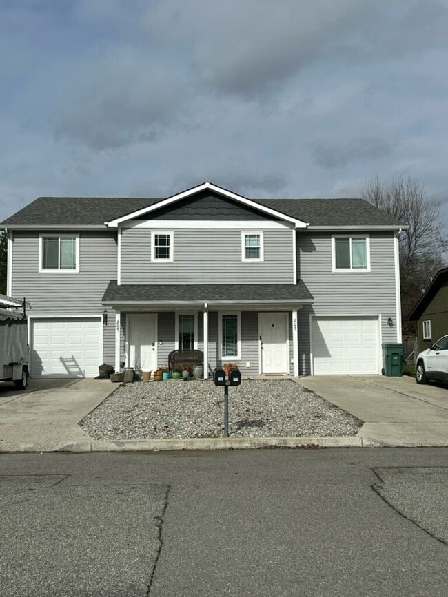 Photo - Spacious 3 Bedroom 2.5 Bath Duplex in Post Falls
