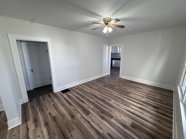 Photo - 310 S 42nd St