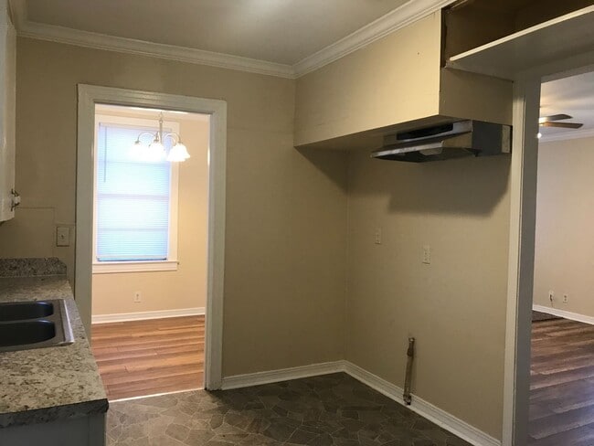 2334 Julia St