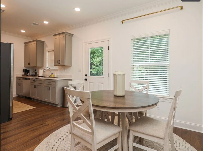 520 Mdw Crst Cir