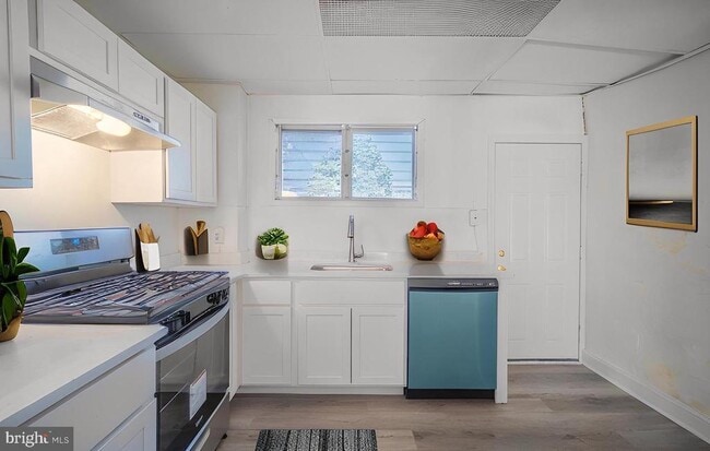 Photo - 1018 W 7th St