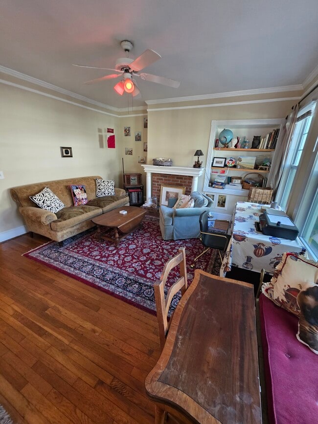 Building Photo - 965 Myrtle St NE Unit 3