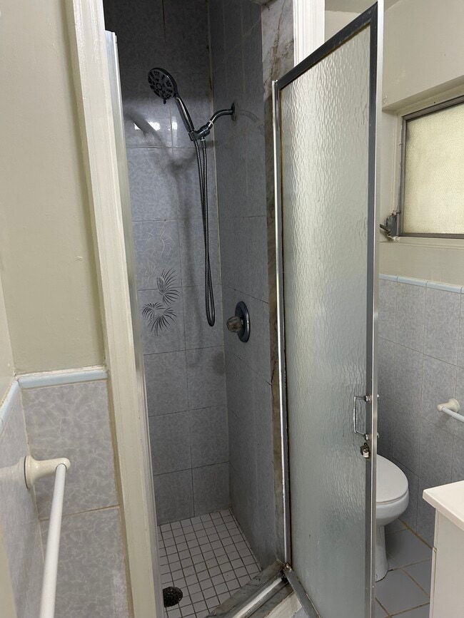 Photo - 2037 Linden Rd