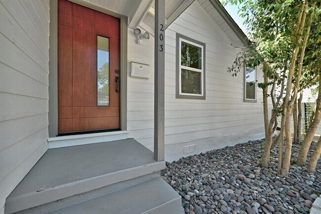 Photo - 203 Nelray Blvd