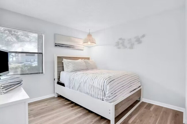 Photo - 9 Tarragona Ct