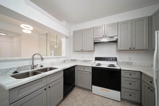 Building Photo - 1330 Old Spanish Trl Unit 2209