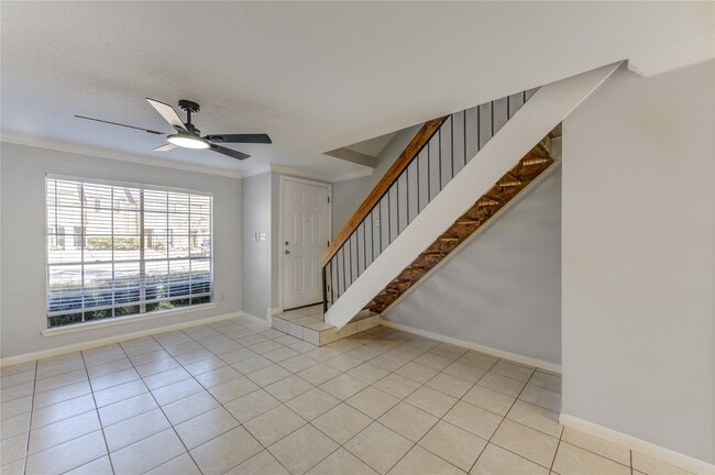 Photo - 2002 Gentryside Dr Unit 110