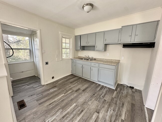 Photo - 2026 Lee Ct SW