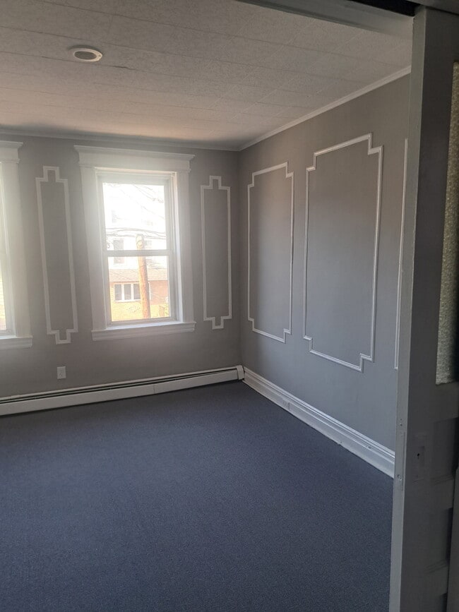 Building Photo - 72 New York Ave Unit 2 Rental