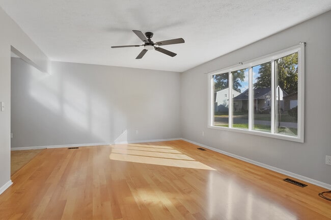 Photo - 5758 Beech Dr