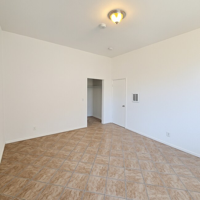 Photo - 2284 Kearney Ave