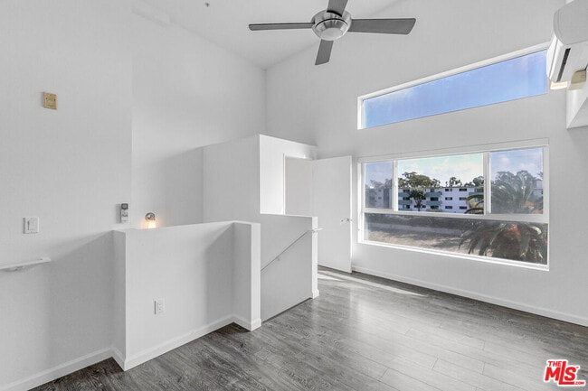 Photo - 4980 S Centinela Ave Unit 8