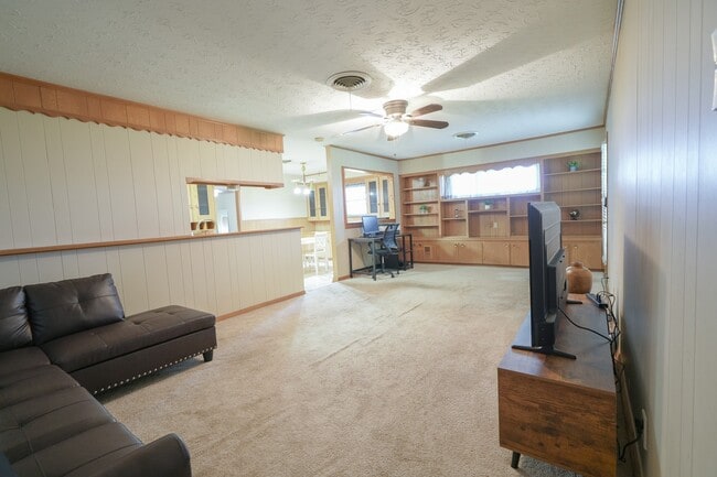 Photo - 1702 Ivie Lee St