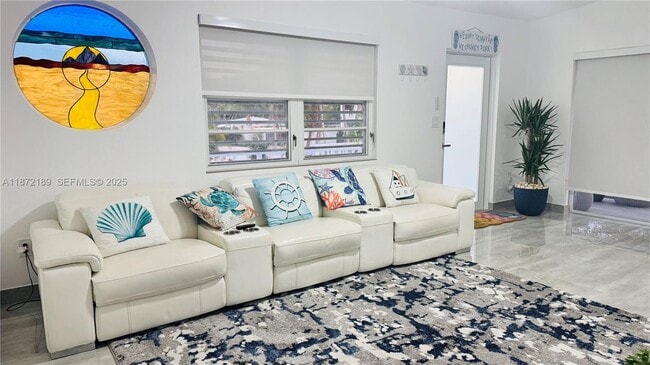 Photo - 60 SE Marlin Ave Unidad 1