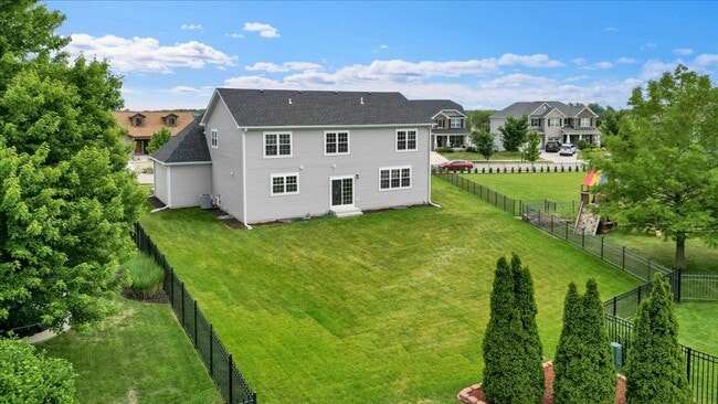 Photo - 21350 Somerset St