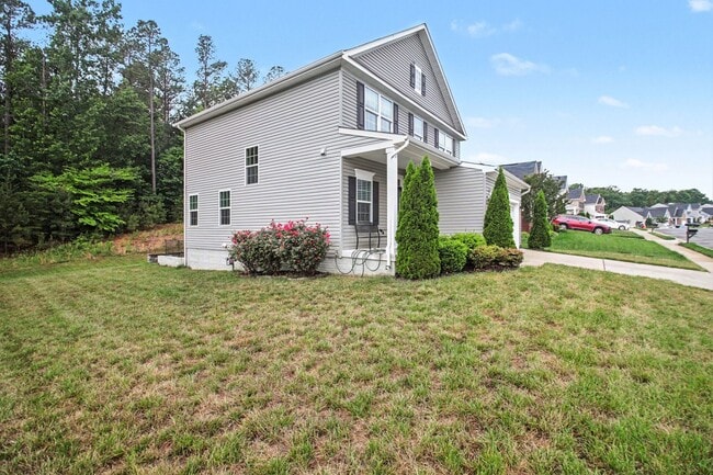 Photo - Stunning & Spacious 3-Level Single Family Home in Lees Parke – Move-In Ready!