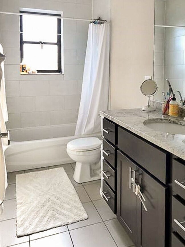 Photo - 2235 W Wilson Ave Unit 2233-3