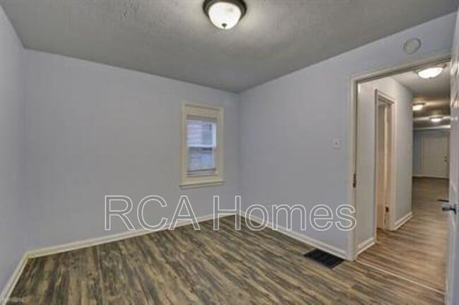 Photo - 829 S State Ave